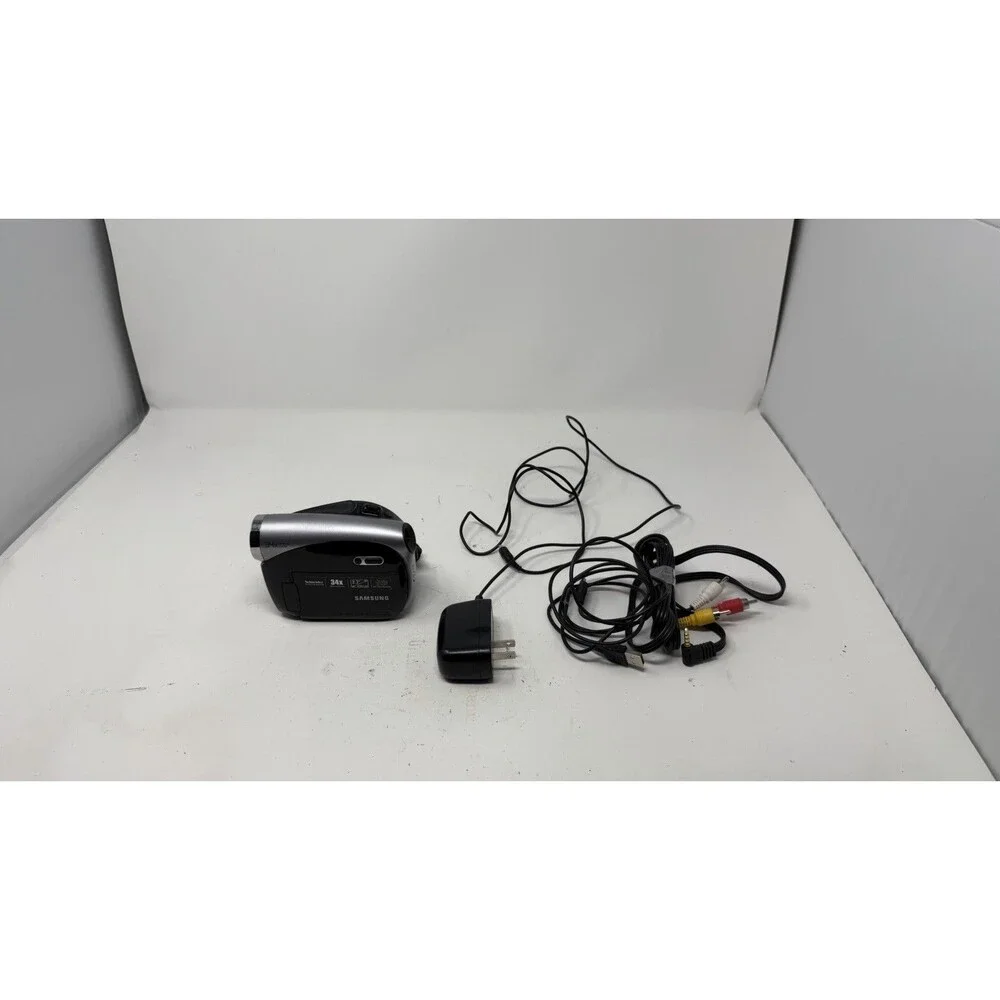 Samsung SC-DX103 Digital Camera Mini DVD SD y2k Camcorder 34x Zoom 2.7 LCD